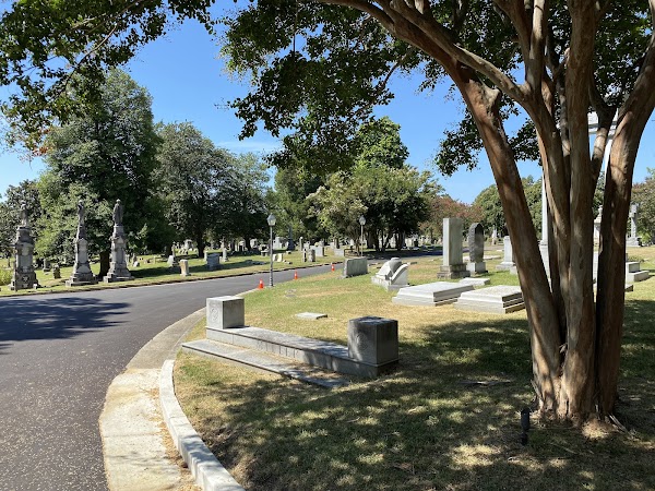 Elmwood Cemetery grounds