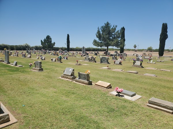 Eloy Memorial Park grounds