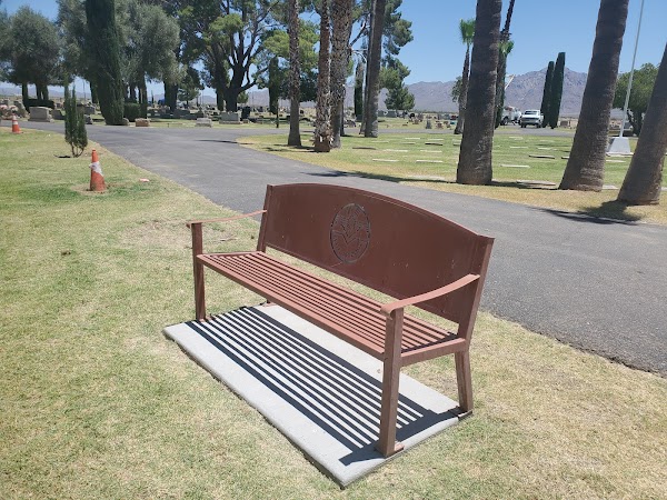 Eloy Memorial Park grounds