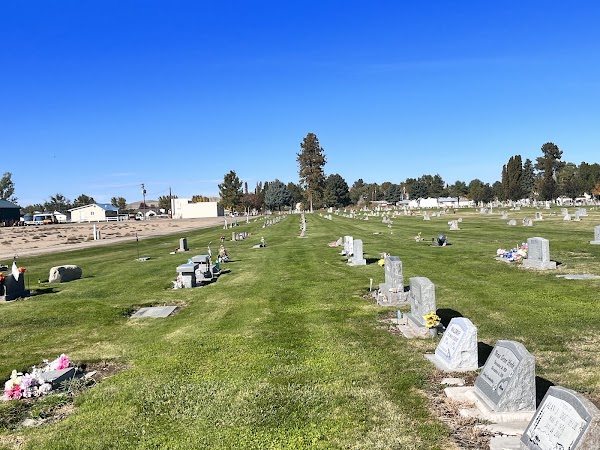 Emmett Cemetery grounds