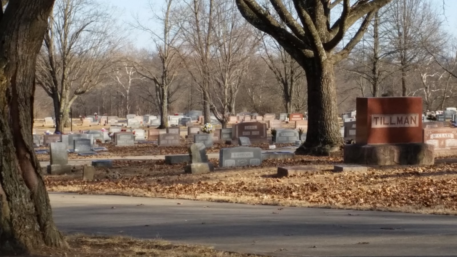 Englewood Cemetery cemetery grounds and headstones
