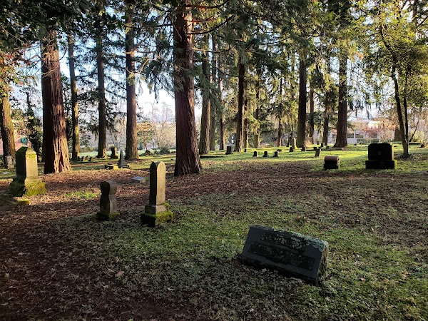 Eugene Pioneer Cemetery grounds