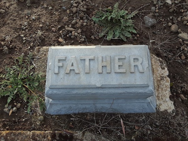 Eugene Pioneer Cemetery grounds