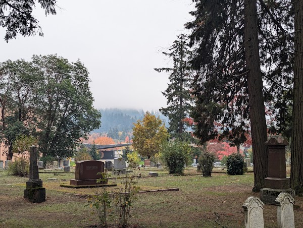 Eugene Pioneer Cemetery grounds