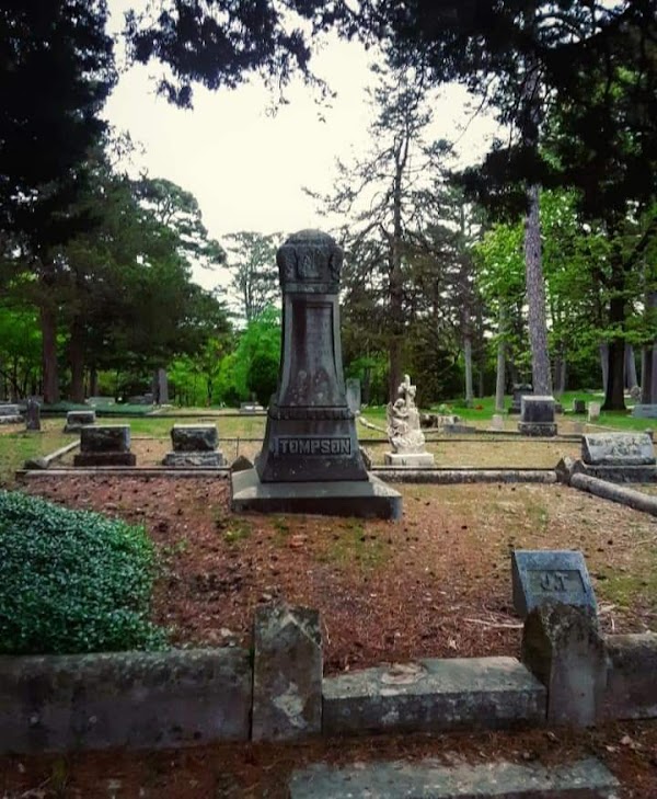 Eureka Springs Cemetery grounds
