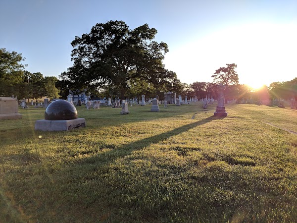 Evergreen Cemetery grounds