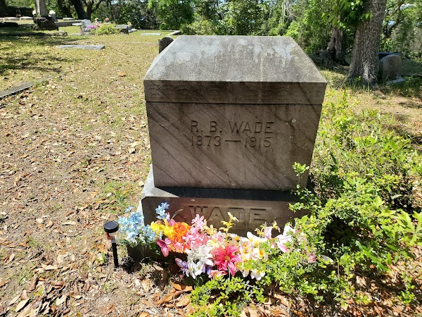 Evergreen Cemetery grounds