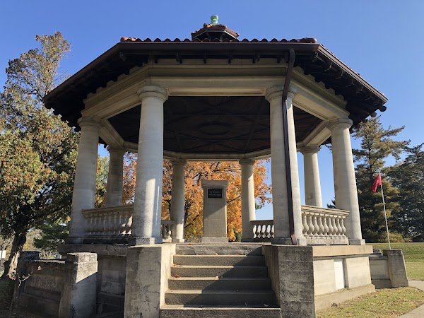 Evergreen Cemetery grounds