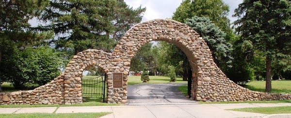 Evergreen Memorial Park grounds