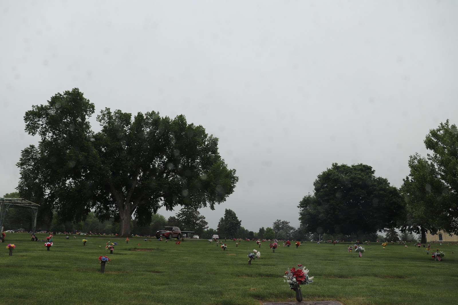 Evergreen Memorial Park Cemetery cemetery grounds and headstones