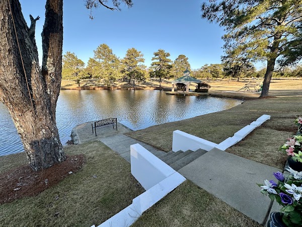 Evergreen Memorial Park grounds