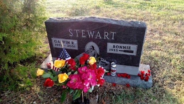 Fairlawn Burial Park grounds