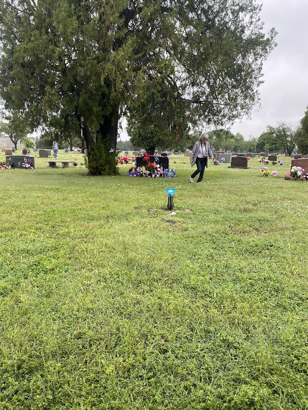 Fairlawn Burial Park grounds