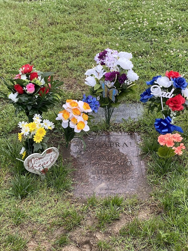 Fairlawn Burial Park grounds