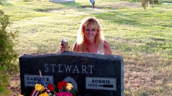 Fairlawn Burial Park grounds