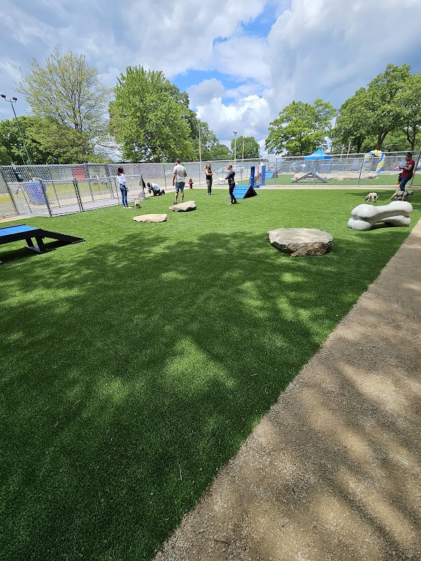 Fairlawn Veterans Memorial Park grounds