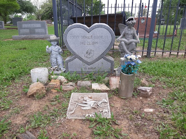Fairview Cemetery grounds
