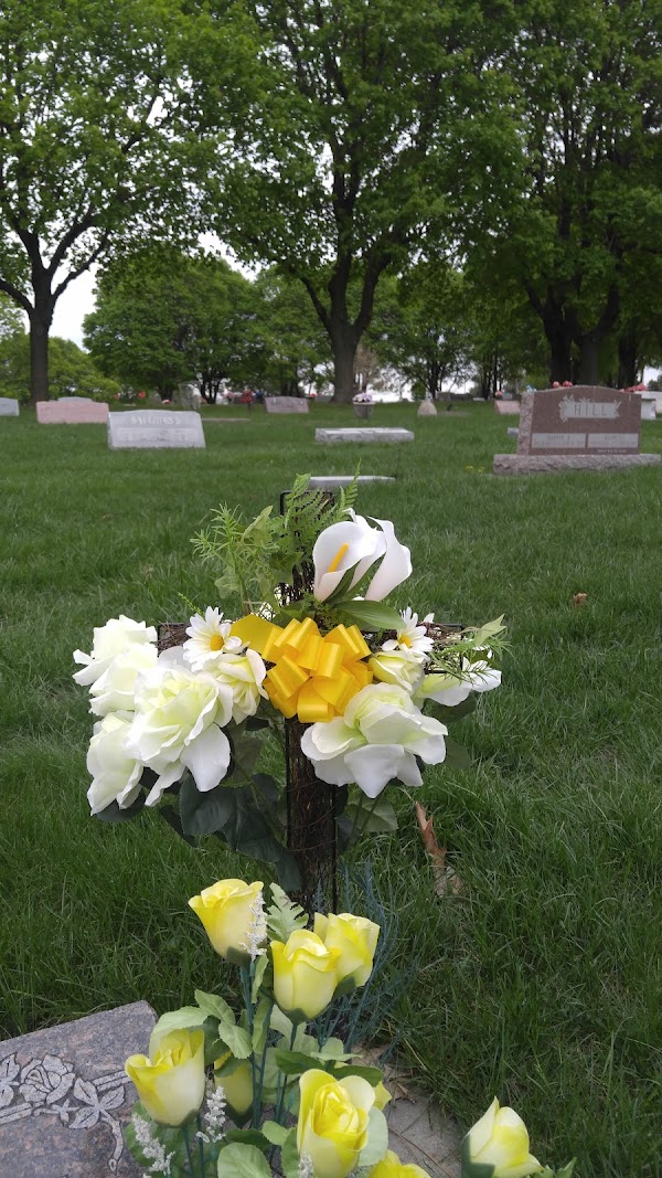 Fairview Cemetery grounds