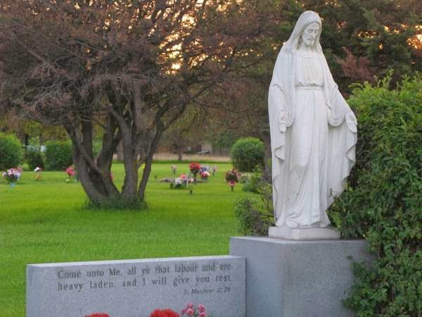 Fairview Cemetery grounds