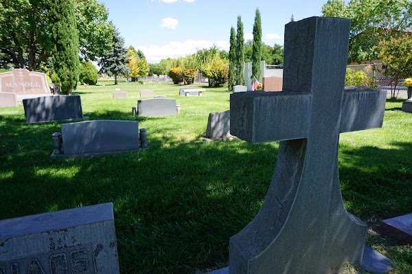 Fairview Memorial Park grounds