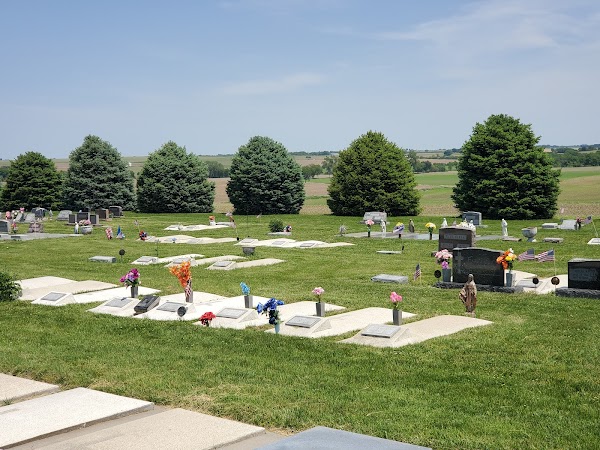 Falls City Cemetery grounds