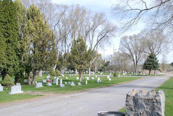 Falls View Cemetery grounds