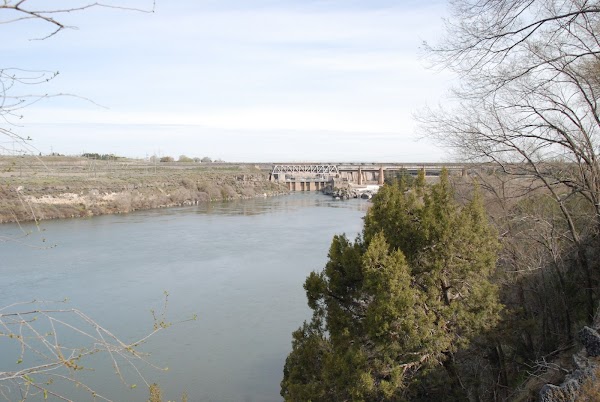 Falls View Cemetery grounds
