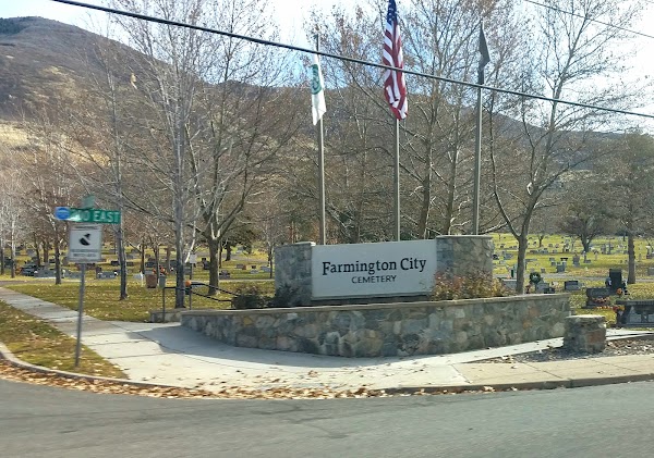 Farmington City Cemetery grounds