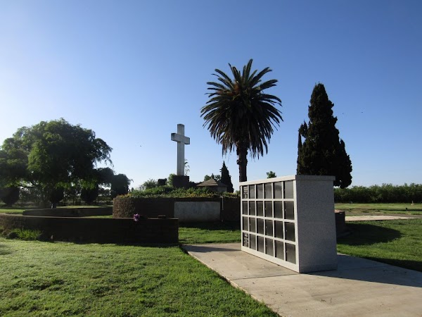 Farmington Memorial Park Inc. grounds