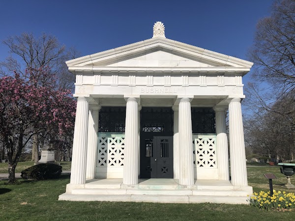 Ferncliff Cemetery and Arboretum grounds