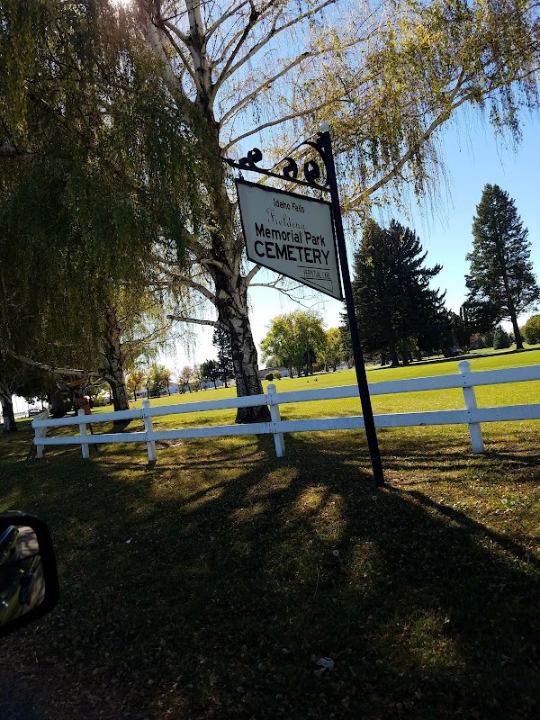 Fielding Memorial Park Cemetery grounds