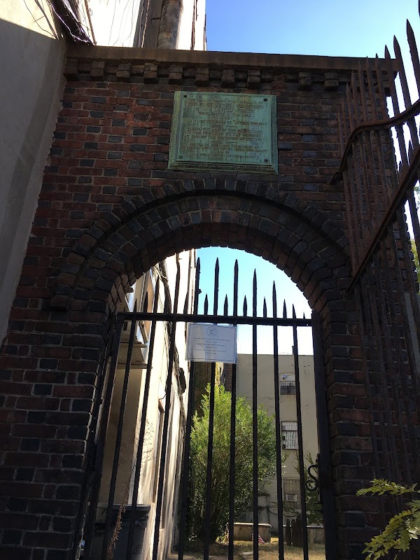 First Shearith Israel Graveyard, Chatham Square Cemetery grounds
