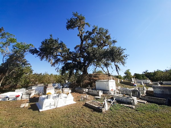 Fleming Cemetery grounds