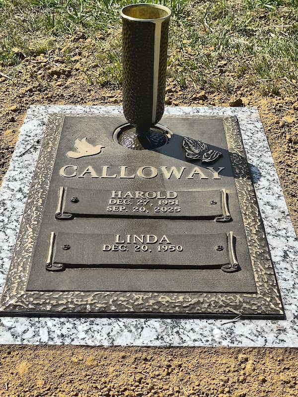 Floral Garden Park Cemetery grounds