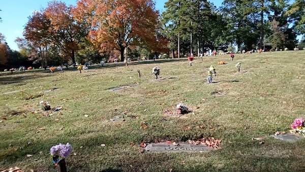 Floral Garden Park Cemetery grounds