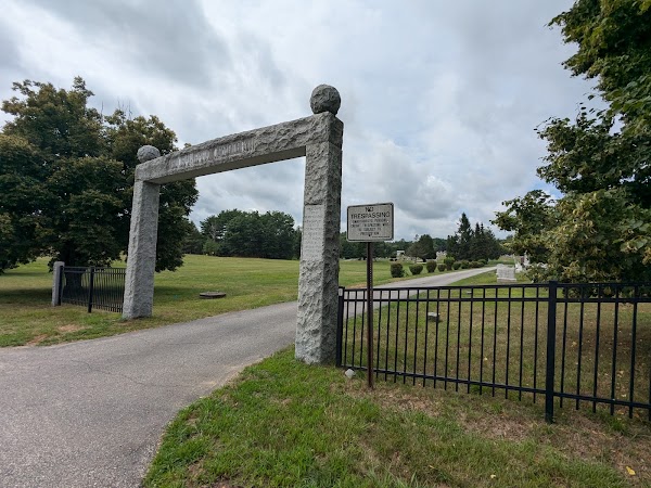 Floral Park Cemetery grounds