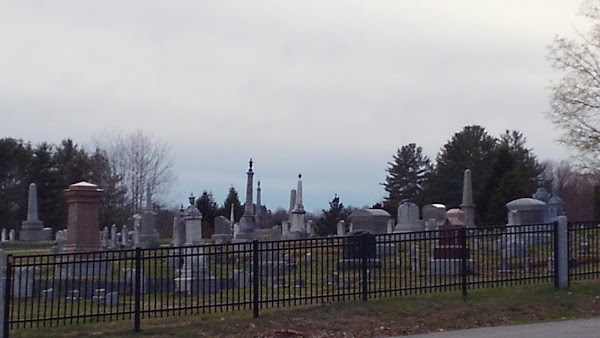 Floral Park Cemetery grounds
