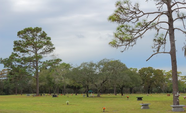 Florida Hills Memorial Gardens grounds