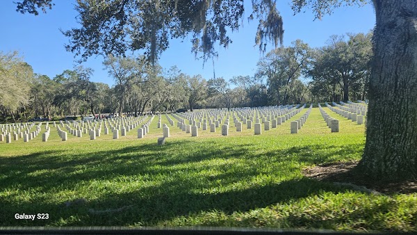 Florida National Cemetery grounds