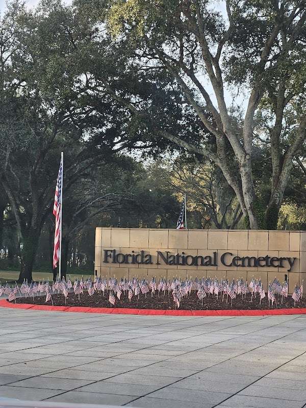 Florida National Cemetery grounds