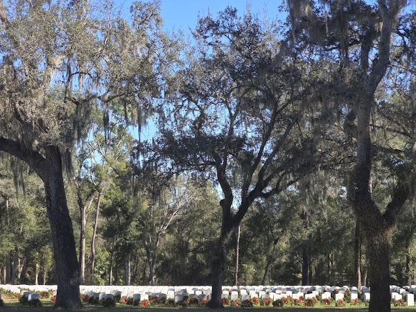 Florida National Cemetery grounds
