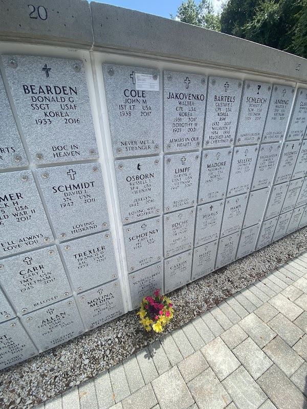 Florida National Cemetery grounds