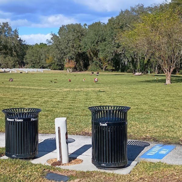 Florida National Cemetery grounds