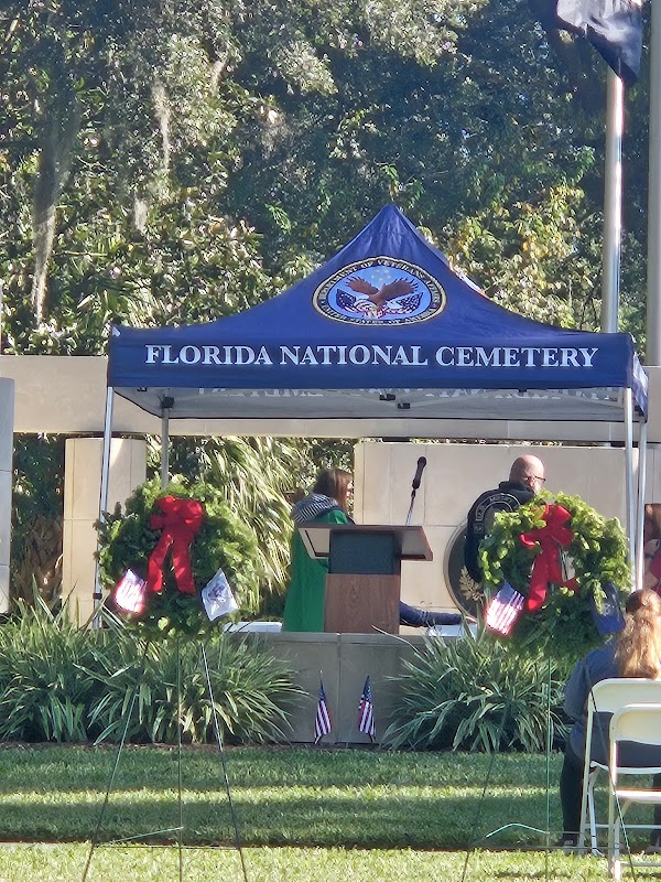 Florida National Cemetery grounds