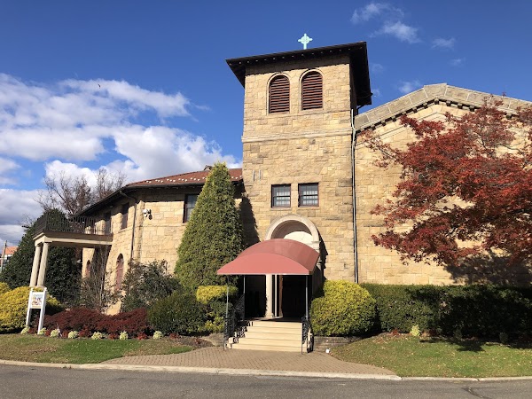 Flushing Cemetery grounds