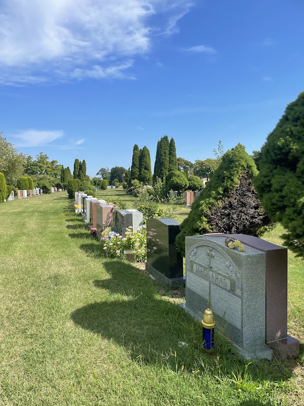 Flushing Cemetery grounds
