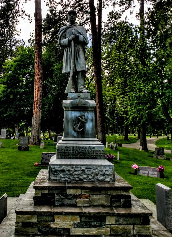 Forest Cemetery grounds