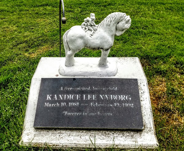 Forest Cemetery grounds