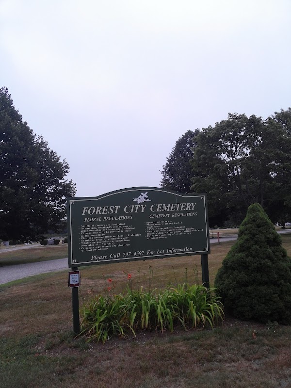 Forest City Cemetery grounds