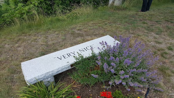 Forest City Cemetery grounds